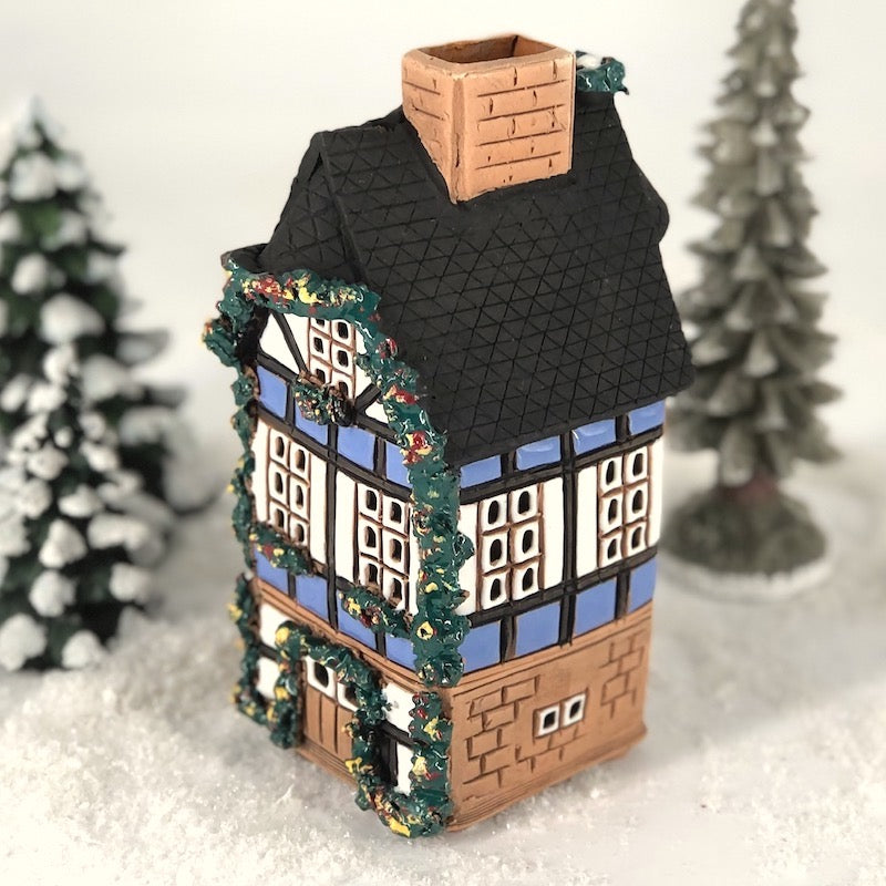 A212B Half-timbered house with blue