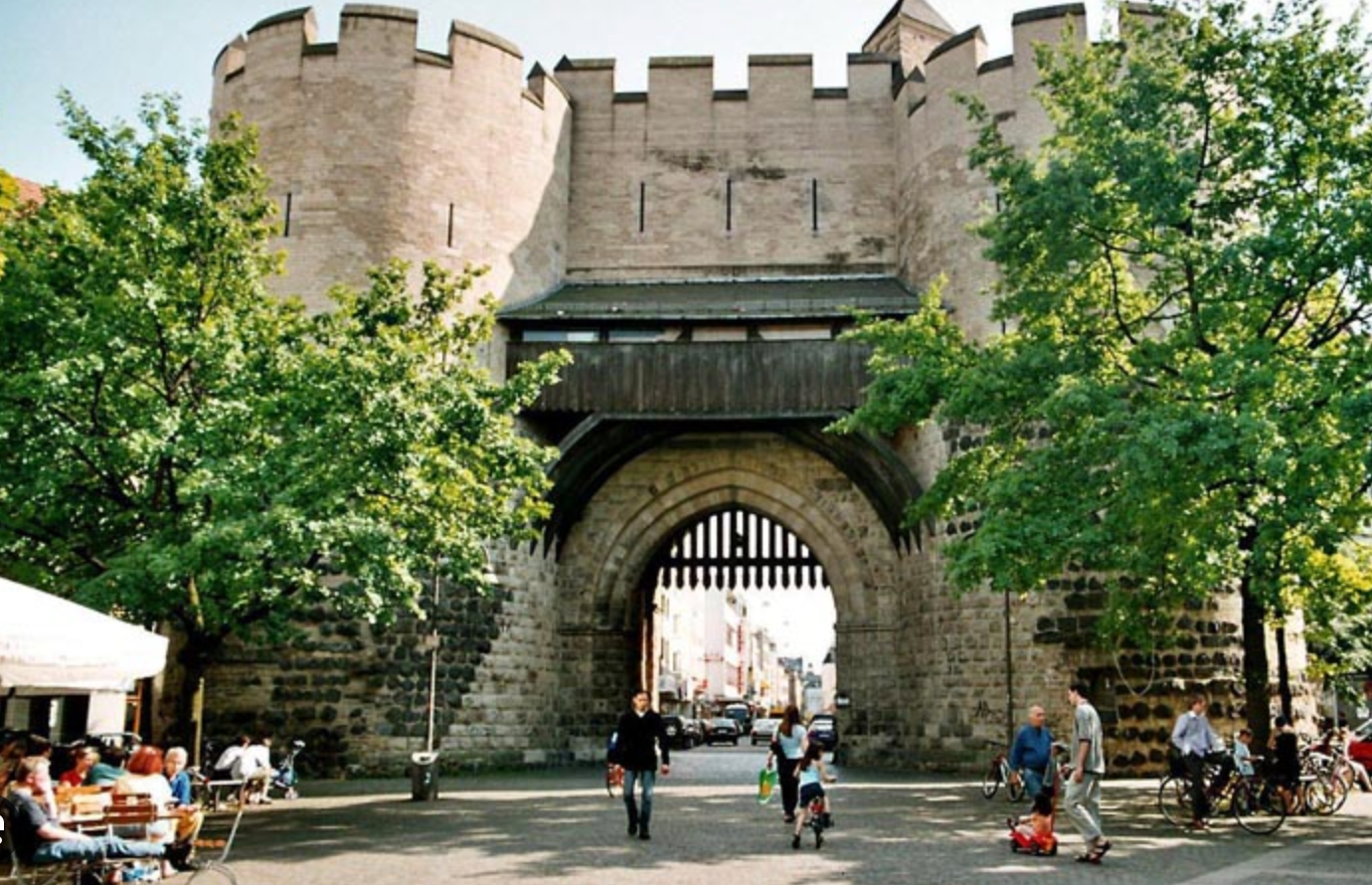 B113 Eigelsteintorburg Cologne