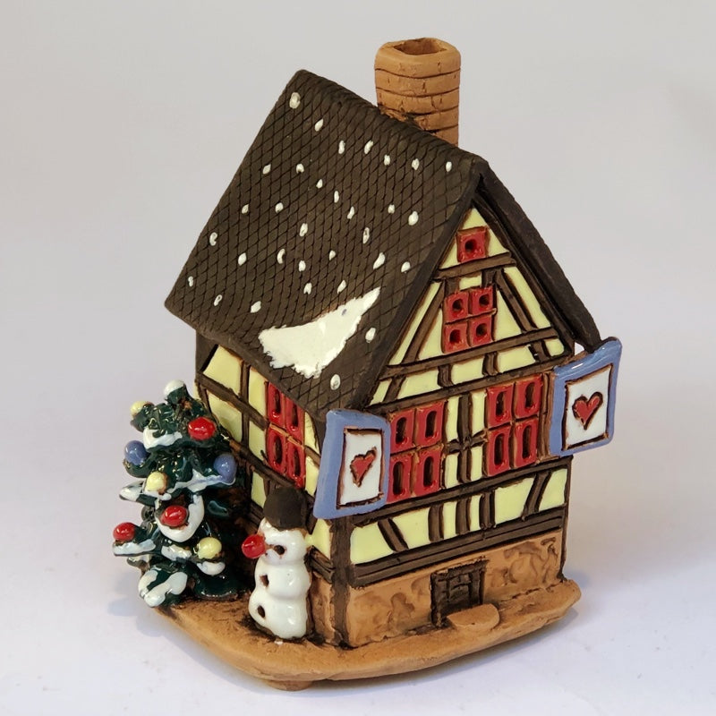 R002 Smokehouse with snowman
