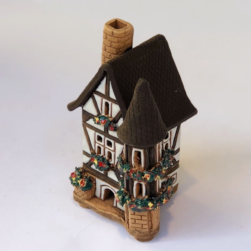 R010 Half-timbered bay window