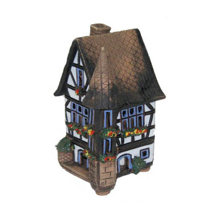 R040 Half-timbered house with bay window