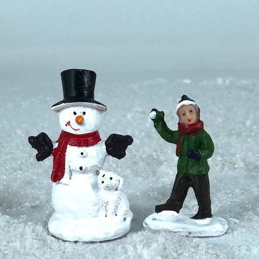 911720C Snowman with playing boy