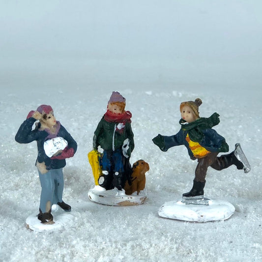 911980D Winter Fun Group