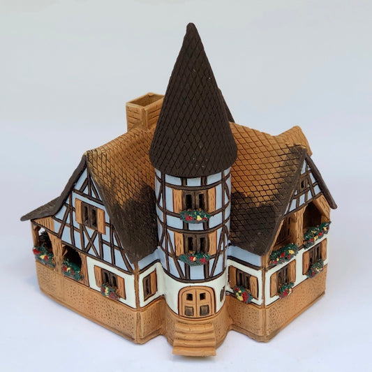 C015 Country house with tower