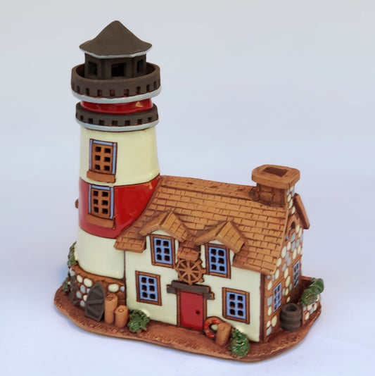 C050 Lighthouse with fisherman's house