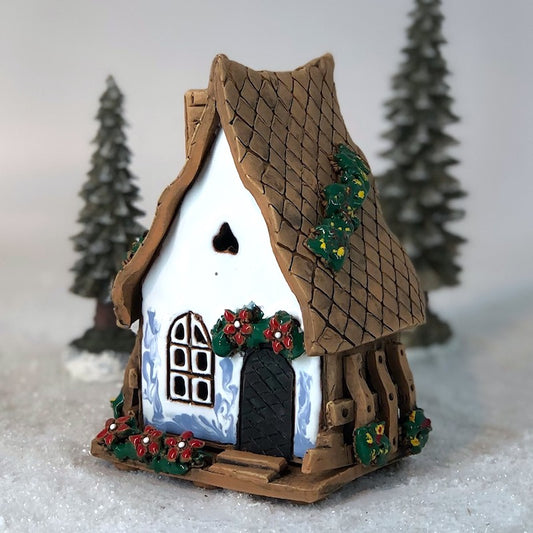 A512 Ceramic house with flowers