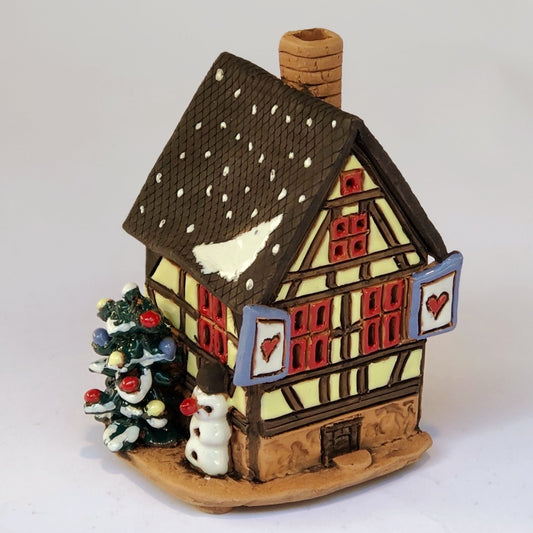 R002 Smokehouse with snowman