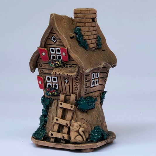 R005 Witch's house with cat