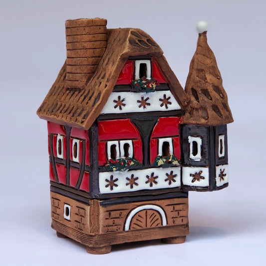 R013 Smokehouse red half-timbering